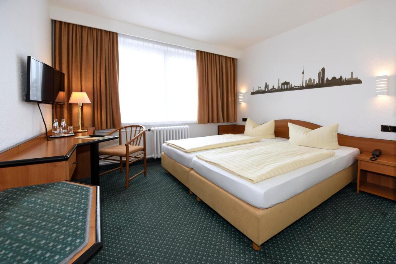 Lat Hotel & Apartmenthaus Berlin Айзенгюттенштадт Екстер'єр фото