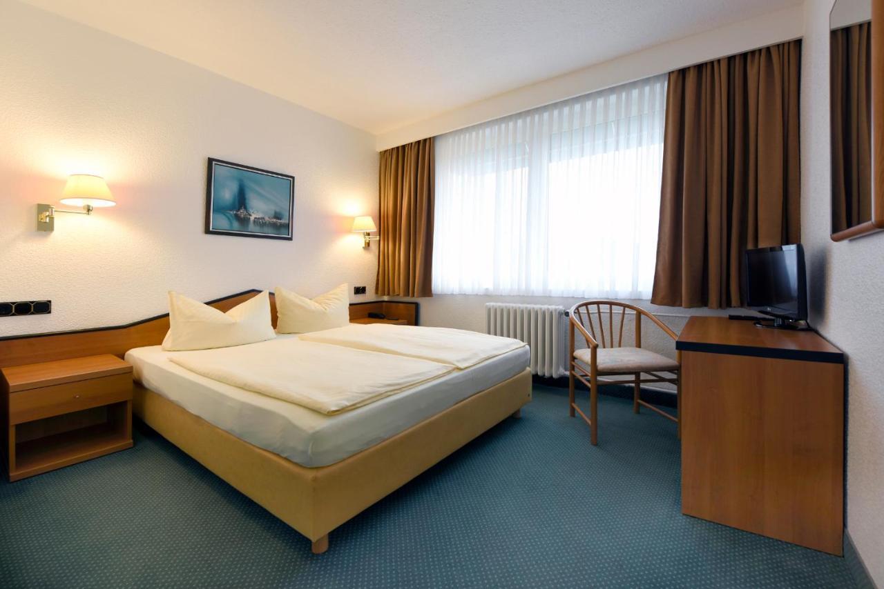 Lat Hotel & Apartmenthaus Berlin Айзенгюттенштадт Екстер'єр фото