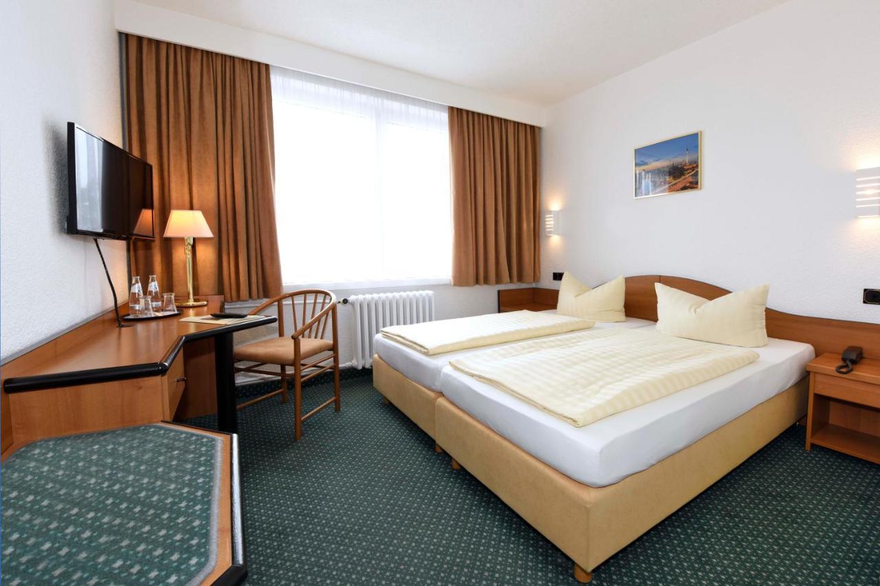 Lat Hotel & Apartmenthaus Berlin Айзенгюттенштадт Екстер'єр фото