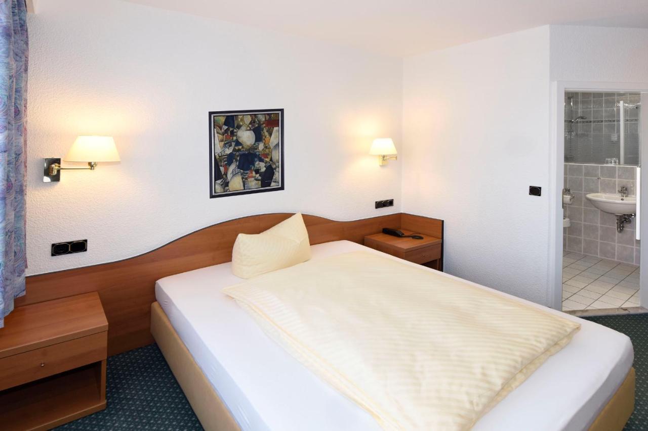 Lat Hotel & Apartmenthaus Berlin Айзенгюттенштадт Екстер'єр фото