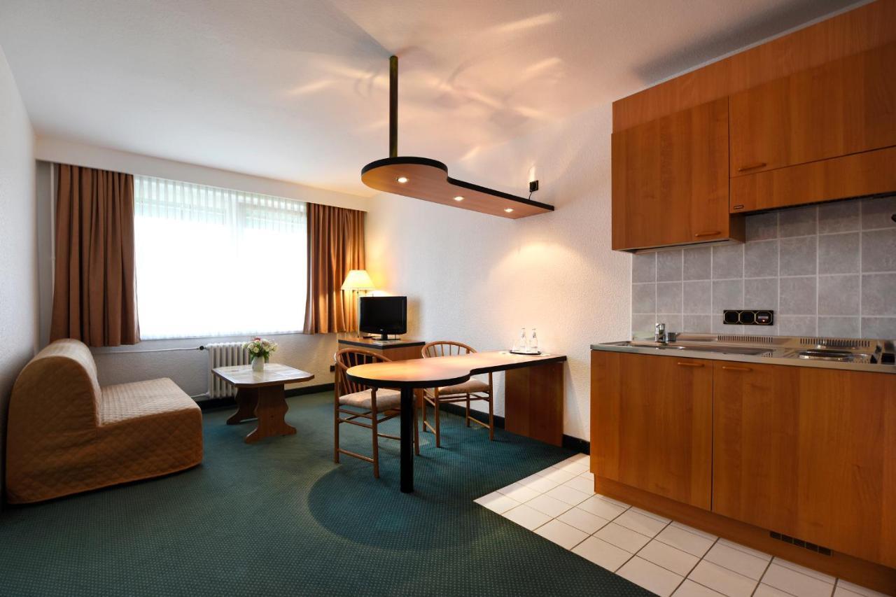 Lat Hotel & Apartmenthaus Berlin Айзенгюттенштадт Екстер'єр фото