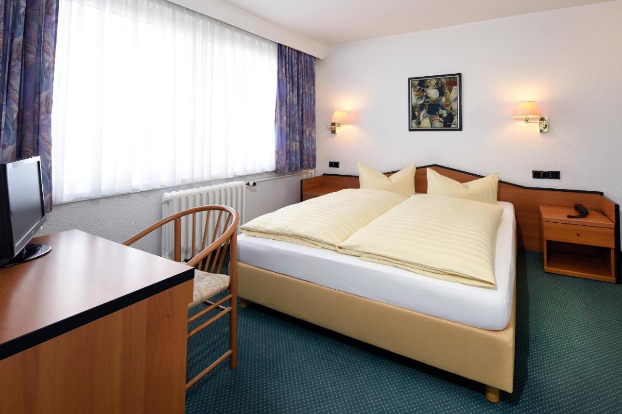 Lat Hotel & Apartmenthaus Berlin Айзенгюттенштадт Екстер'єр фото